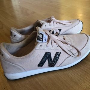 New Balance 410 pink & black sneakers